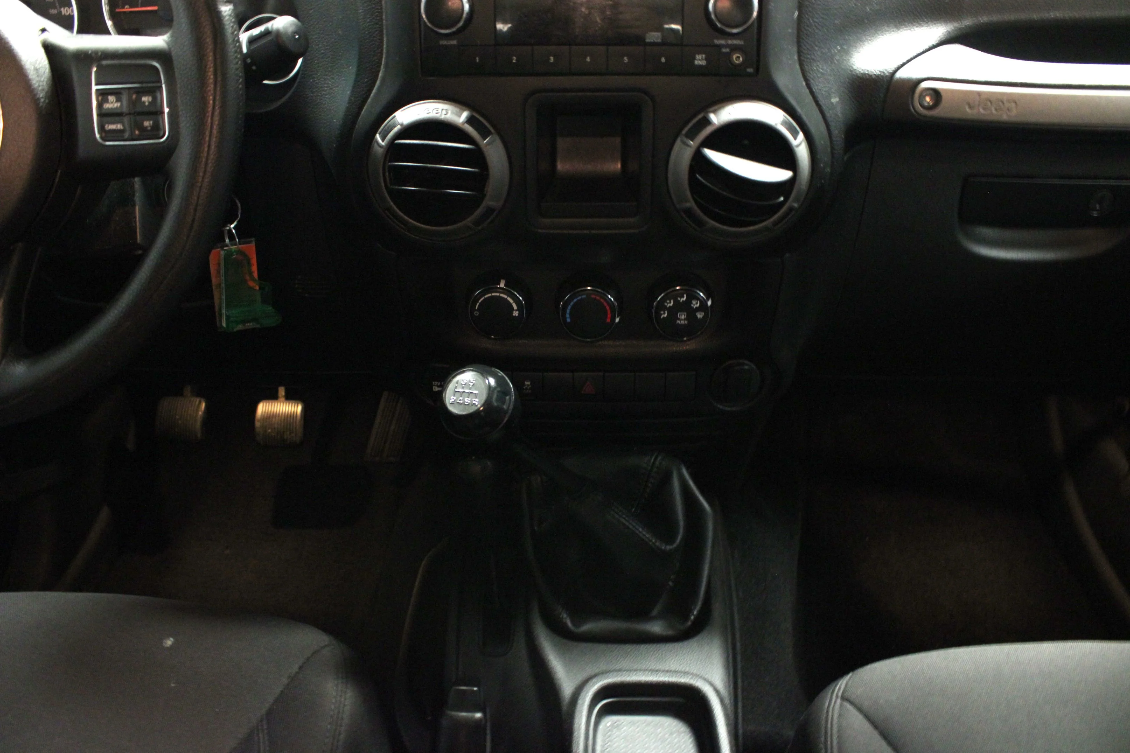 Used 2015 Black Clearcoat Jeep Sport image 17