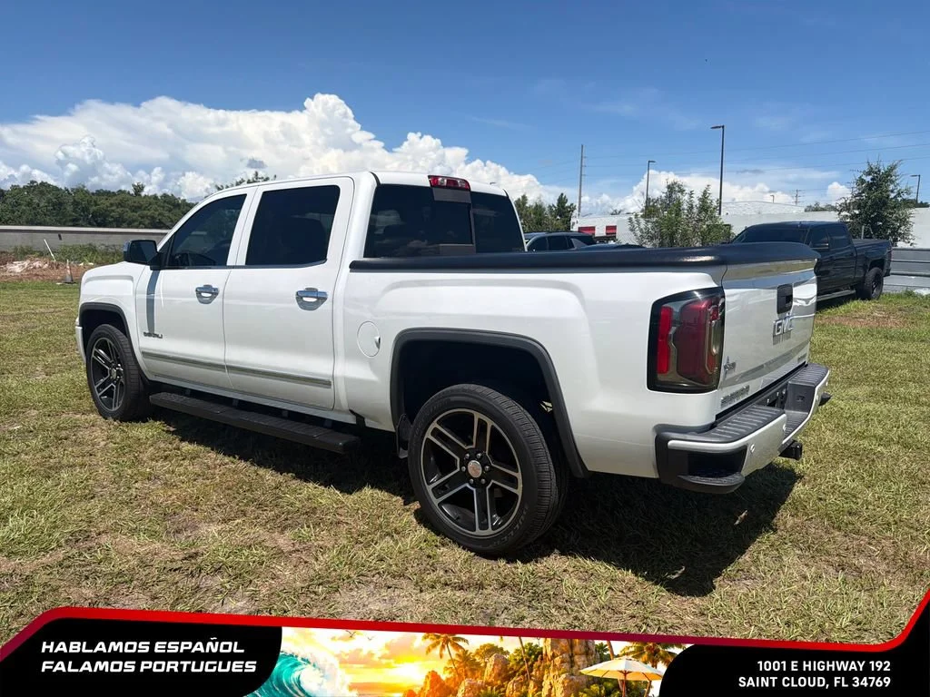Used 2017 WHITE FROST TRICOAT GMC Denali image 3