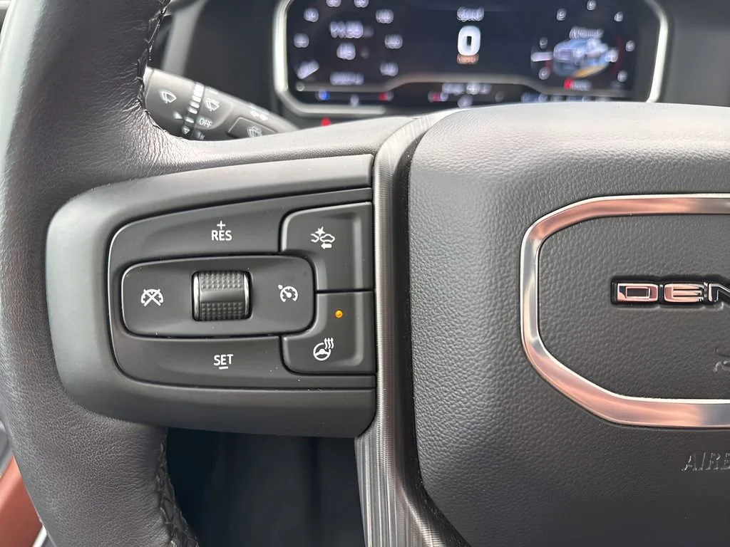 Used 2024 White Frost Tricoat GMC Denali Ultimate image 18