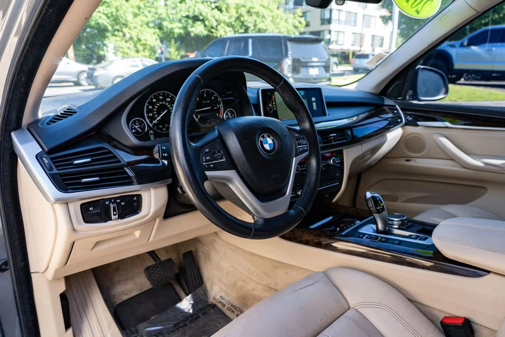 Used 2015 Gray BMW xDrive35d image 23