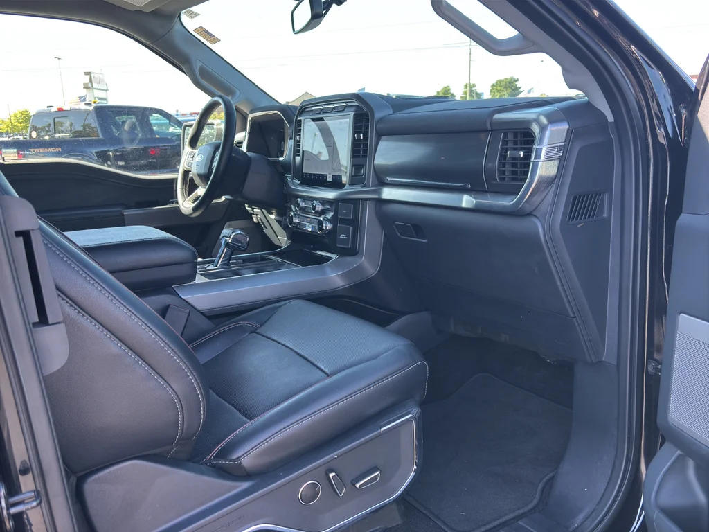 Used 2022 Agate Black Metallic Ford LARIAT image 14