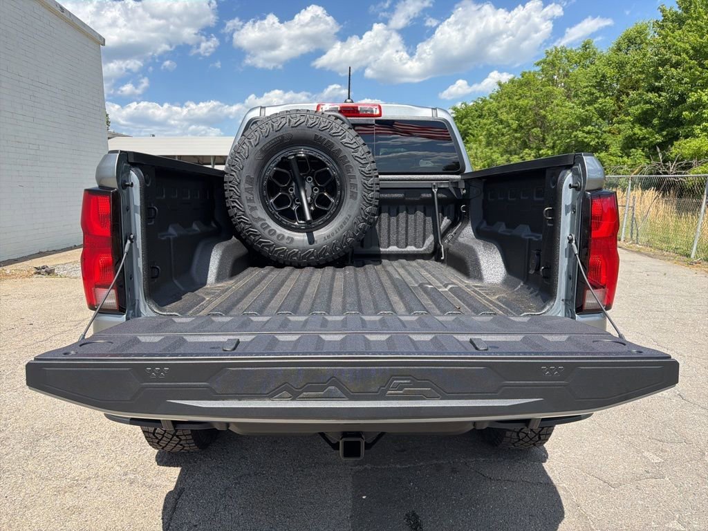 2026 Chevrolet Colorado ZR2 - Photo 18