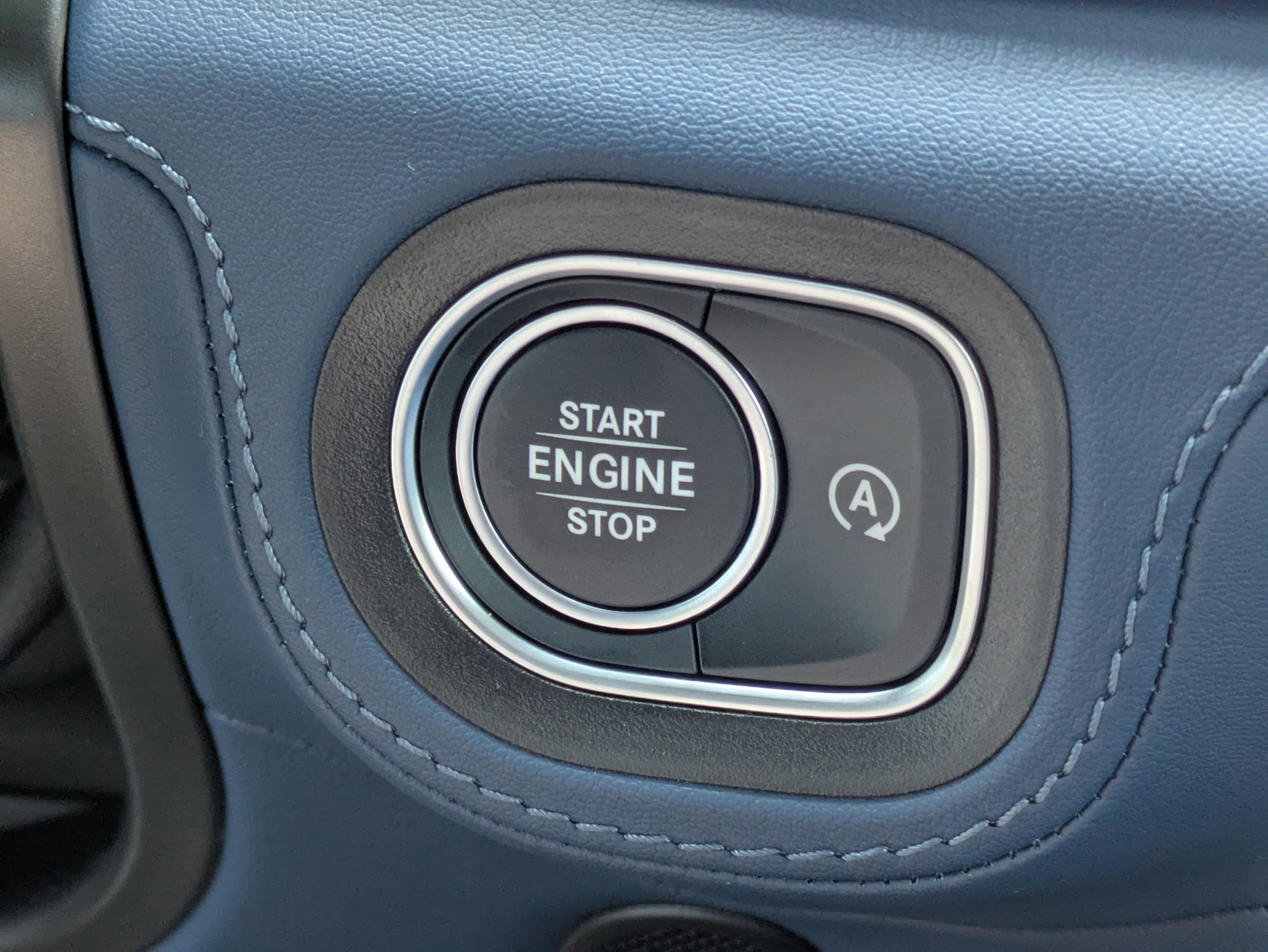 New 2026 MANUFAKTUR Cote d'Azur Light Blue Metallic Mercedes-Benz GLE 350 image 26