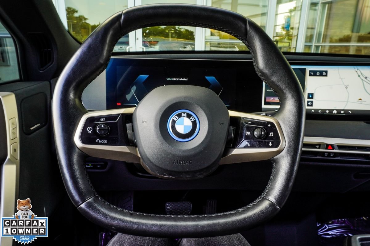 Used 2024 White BMW xDrive50 image 14