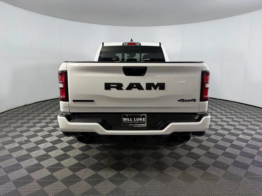 Used 2025 White Ram Big Horn/Lone Star image 7