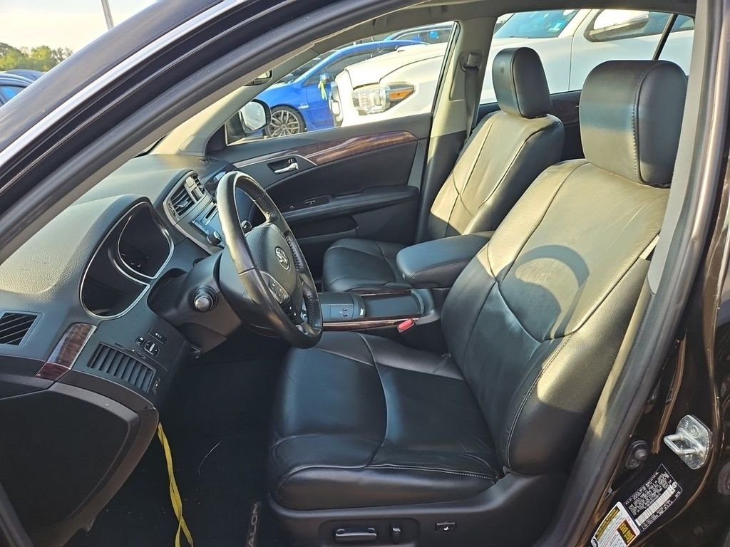 Used 2012 Black Toyota Base image 6
