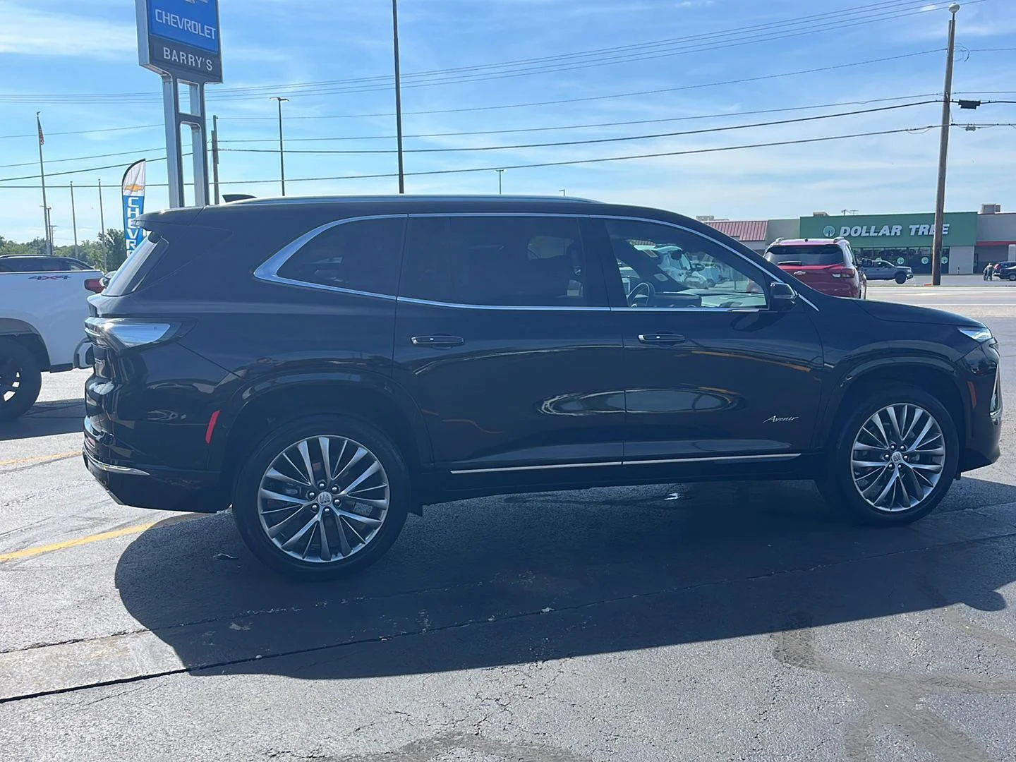 Used 2025 Ebony Twilight Metallic Buick Avenir image 9