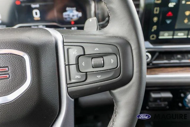 Used 2025 White GMC Elevation image 24
