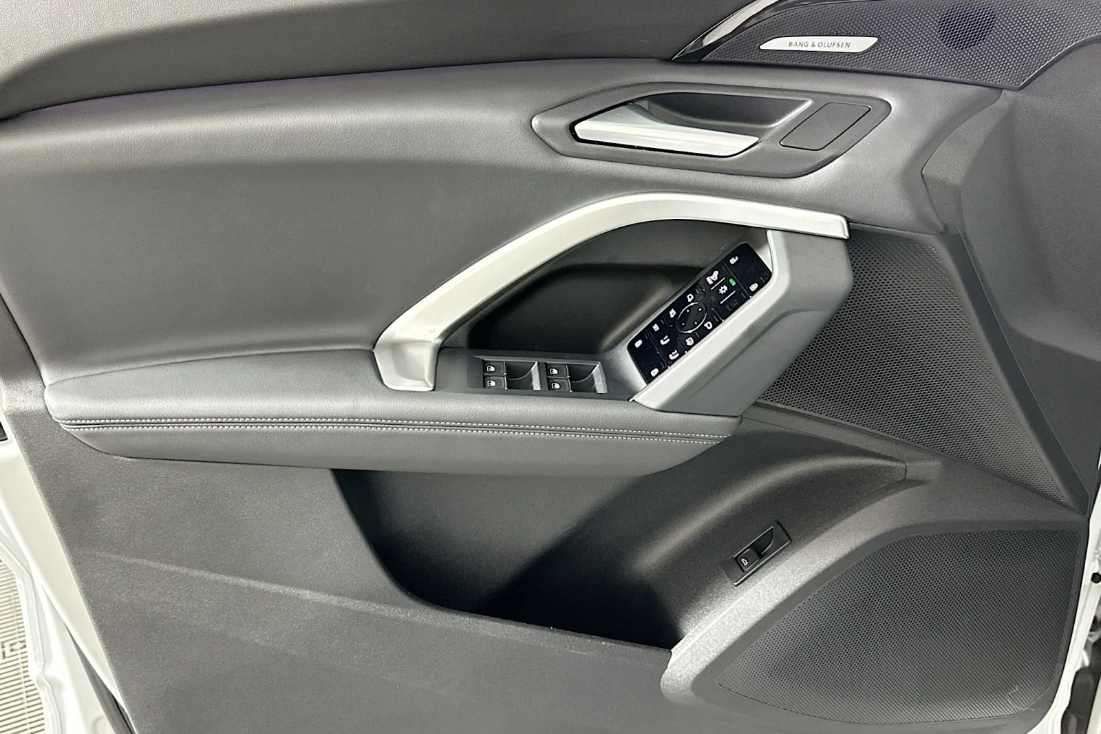 Used 2025 Glacier White Metallic Audi Premium Plus image 21