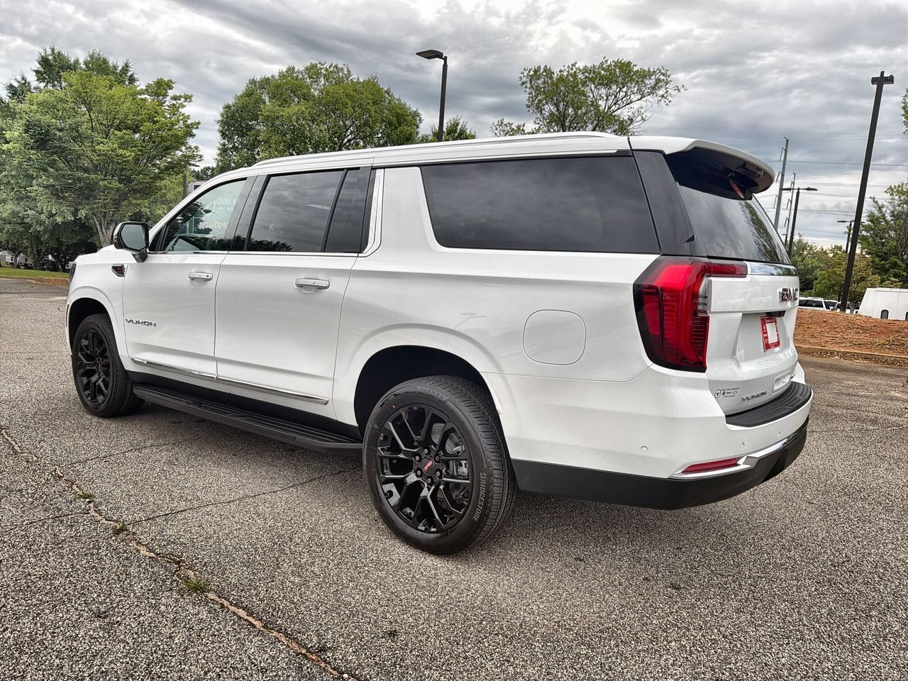 New 2026 Summit White GMC Elevation image 6