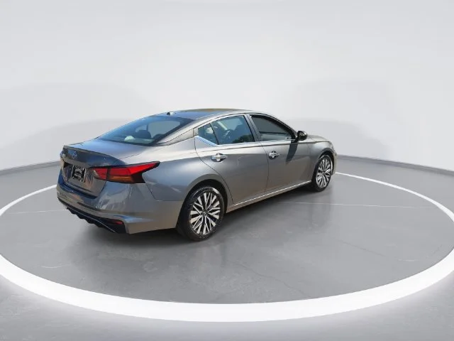 Used 2025 Gray Nissan 2.5 SV image 8