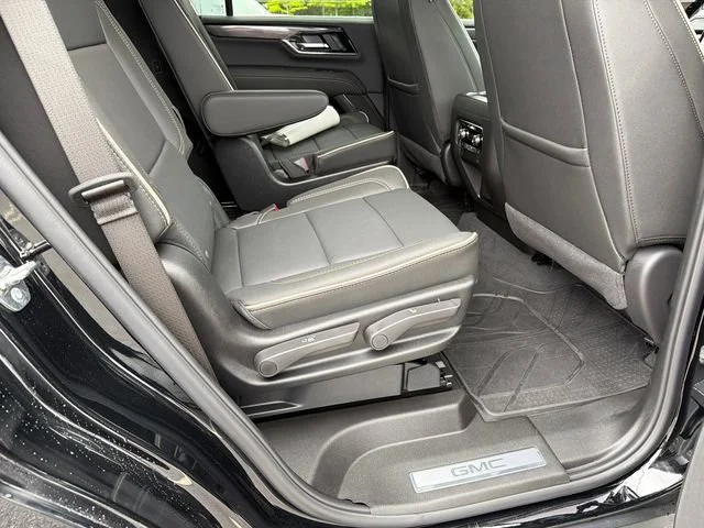 Used 2026 Onyx Black GMC Elevation image 15