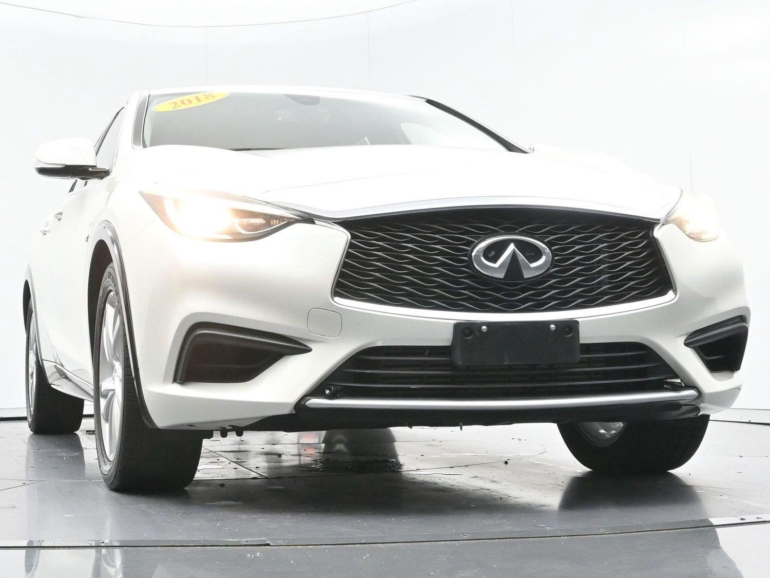 Used 2018 Majestic White INFINITI Base image 40