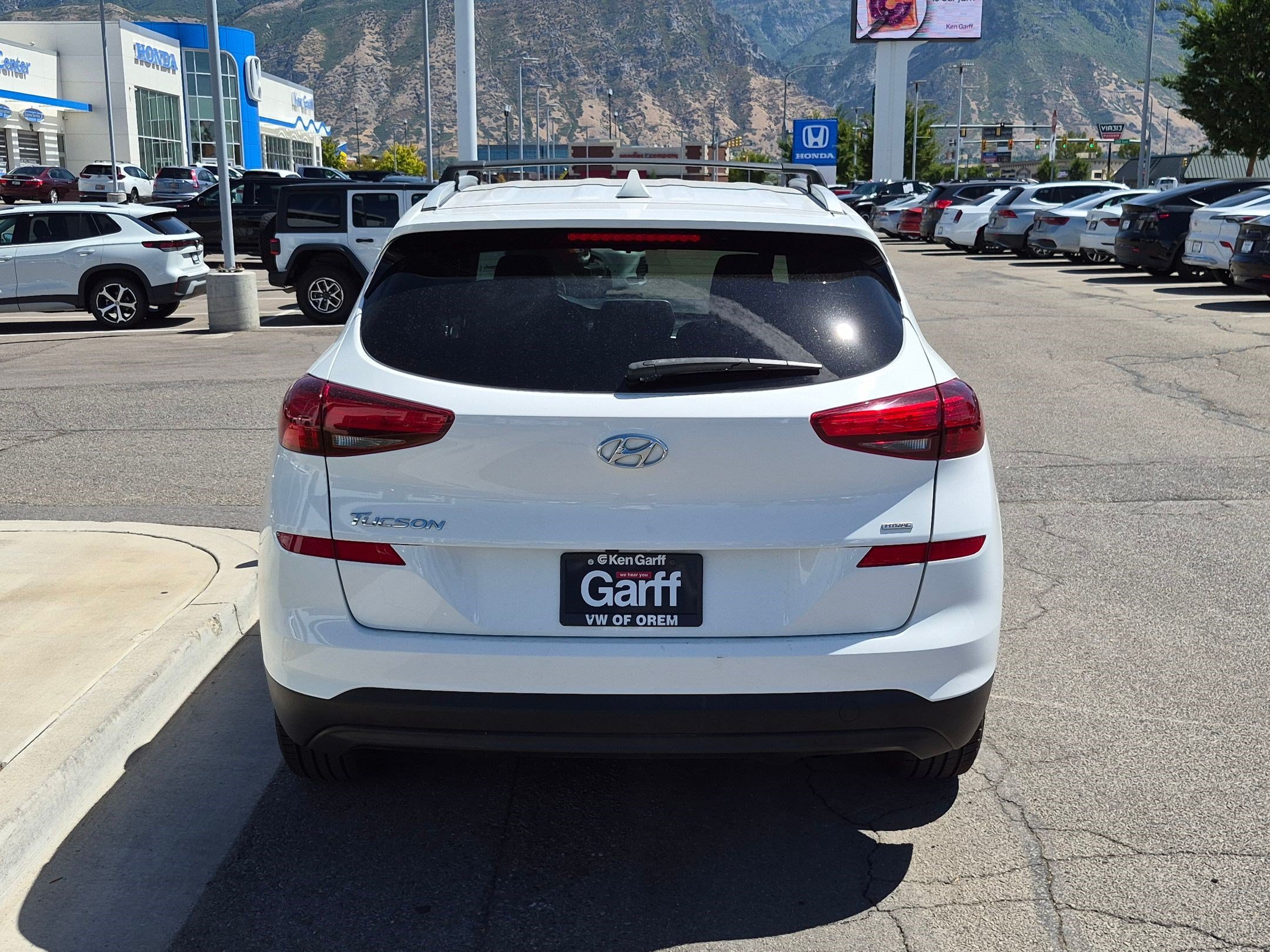 Used 2021 Winter White Hyundai Value image 7