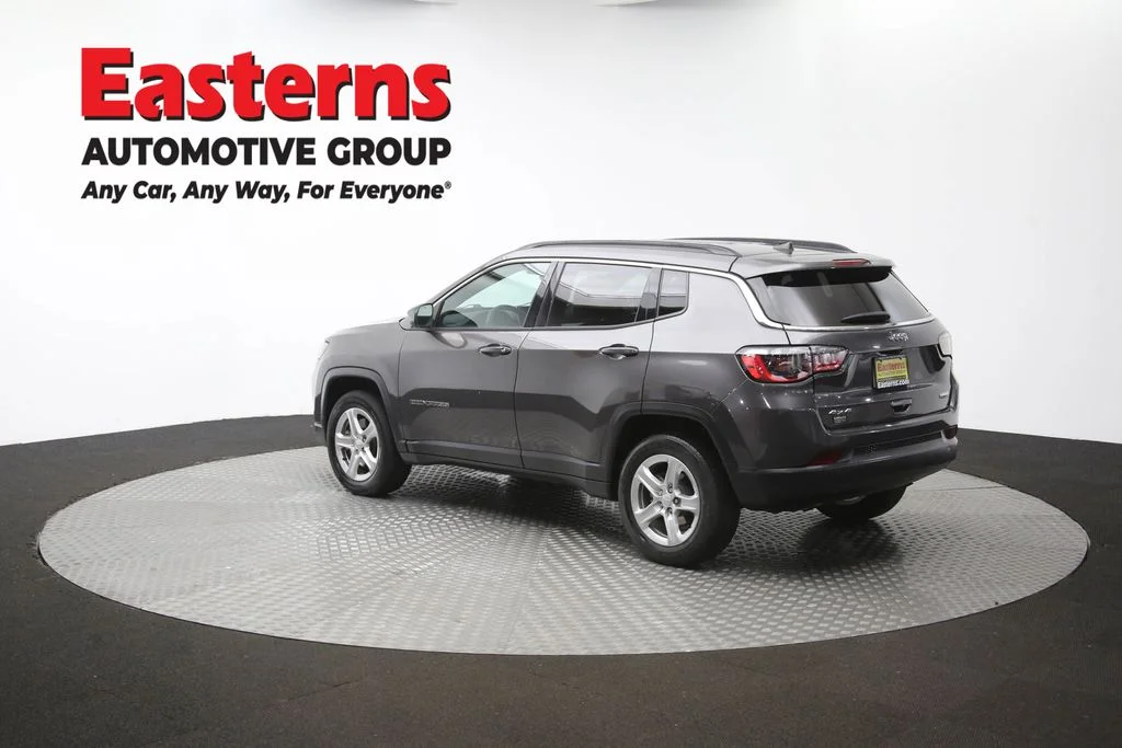 Used 2024  Jeep Latitude image 62