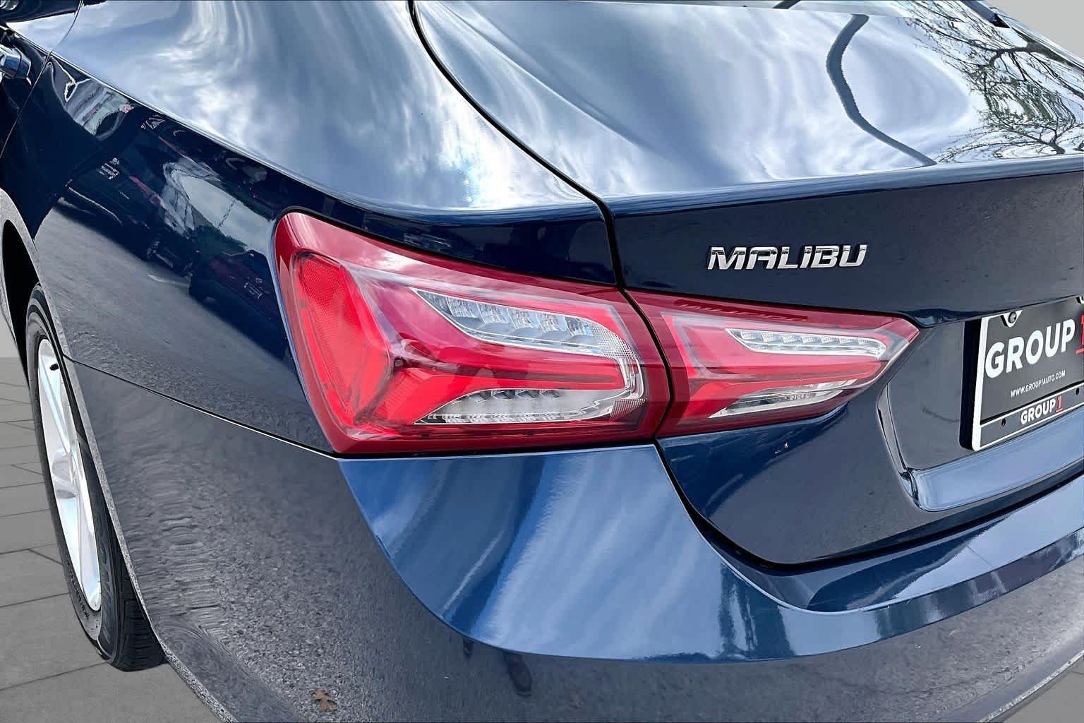 Used 2022 Northsky Blue Metallic Chevrolet LT image 29