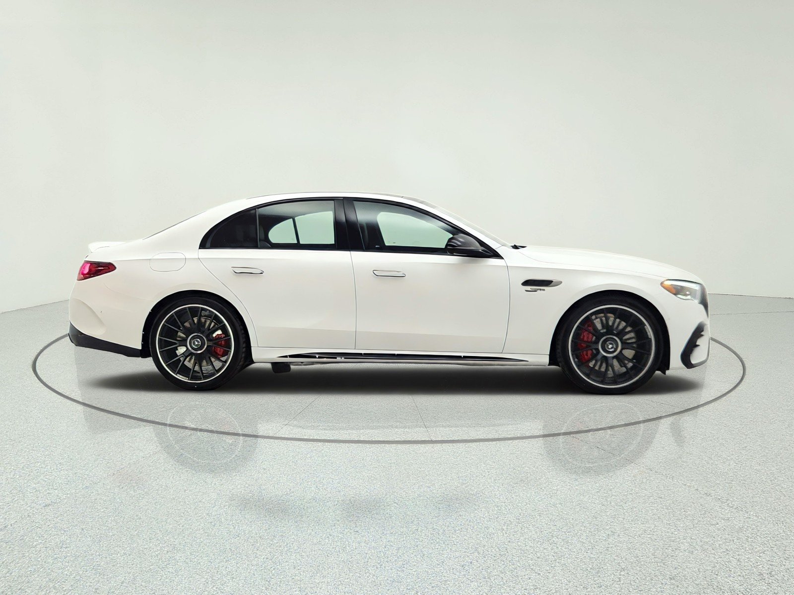 New 2026 MANUFAKTUR Moonlight White Magno Mercedes-Benz AMG® E 53 E 4MATIC+ Sedan image 4