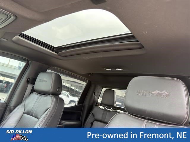 Used 2021 Iridescent Pearl Tricoat Chevrolet High Country image 18