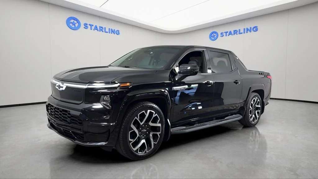 2024 Chevrolet Silverado EV RST's photo