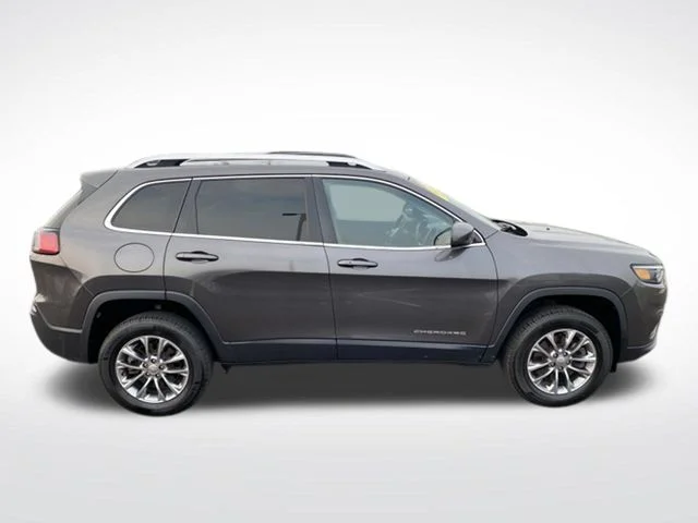 Used 2021 Gray Jeep Latitude Lux image 9