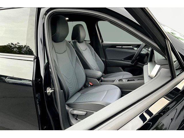 New 2026 Deep Black Pearl Volkswagen 2.0T SE R-Line Black image 28
