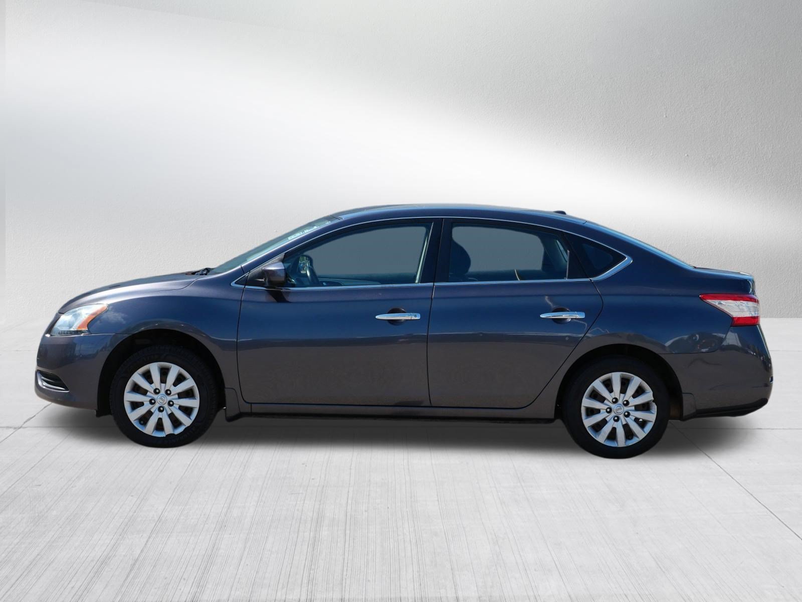 Used 2015 Amethyst Gray Nissan SV image 4