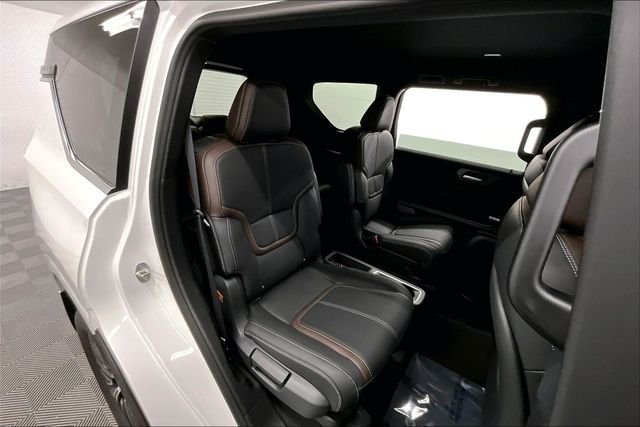 New 2026 Aspen White Tricoat Nissan SL image 36