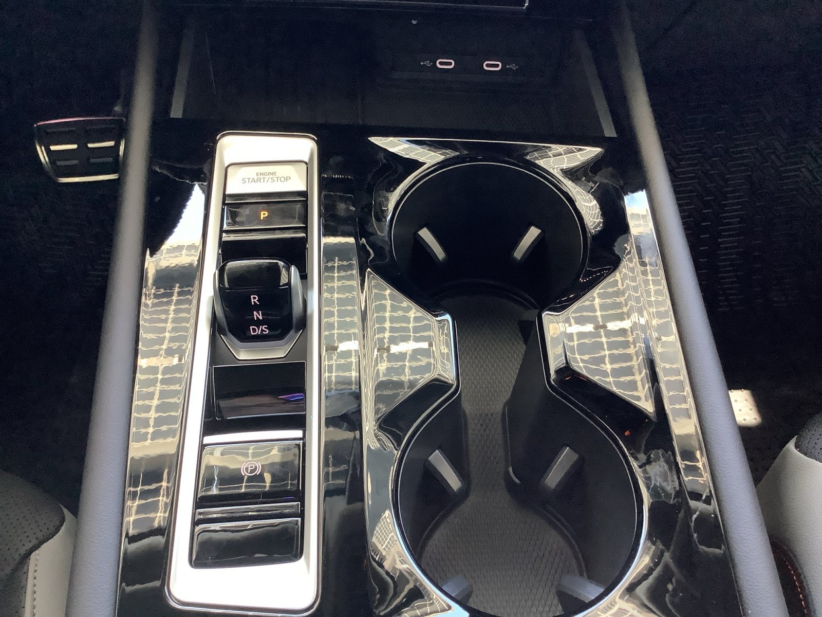 New 2026 Opal White Pearl Volkswagen 2.0T Peak Edition image 16