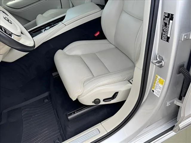 Used 2020 Silver Volvo T6 Inscription image 6