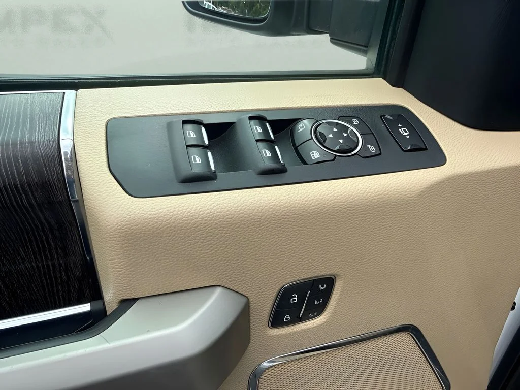 Used 2020 White Ford Lariat image 23