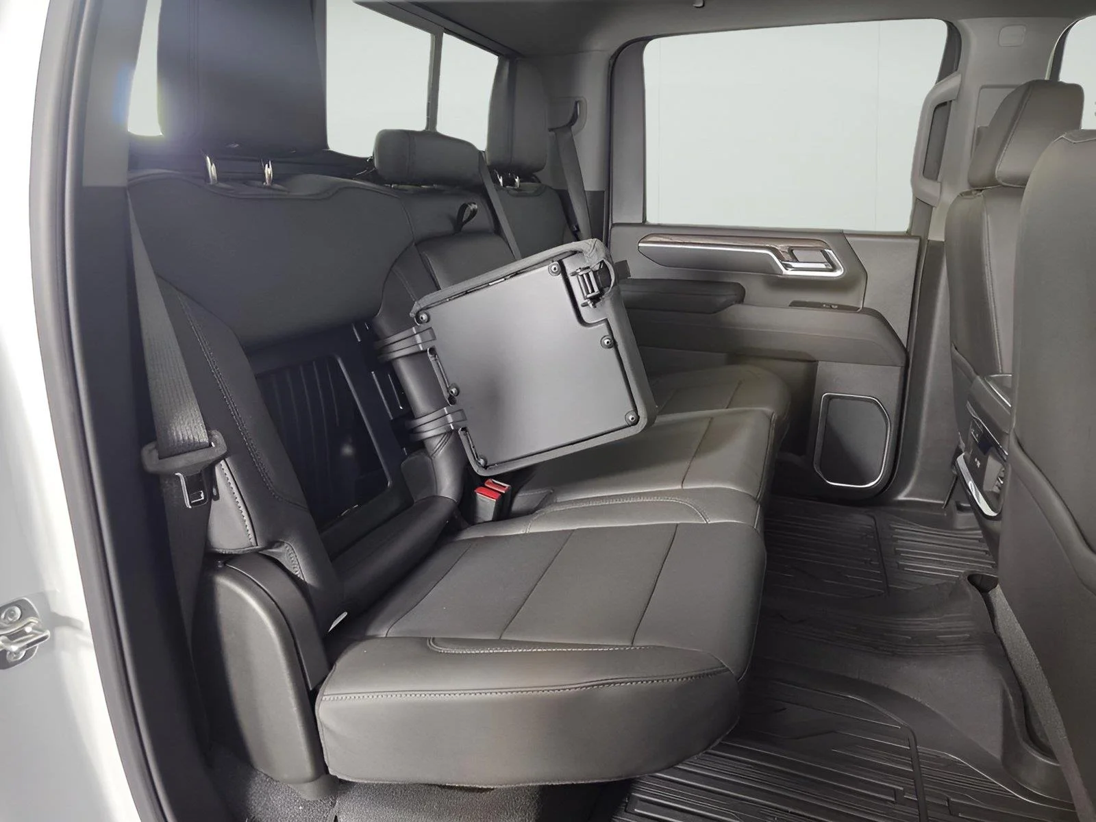 2025 GMC Sierra 2500HD SLT - Photo 25