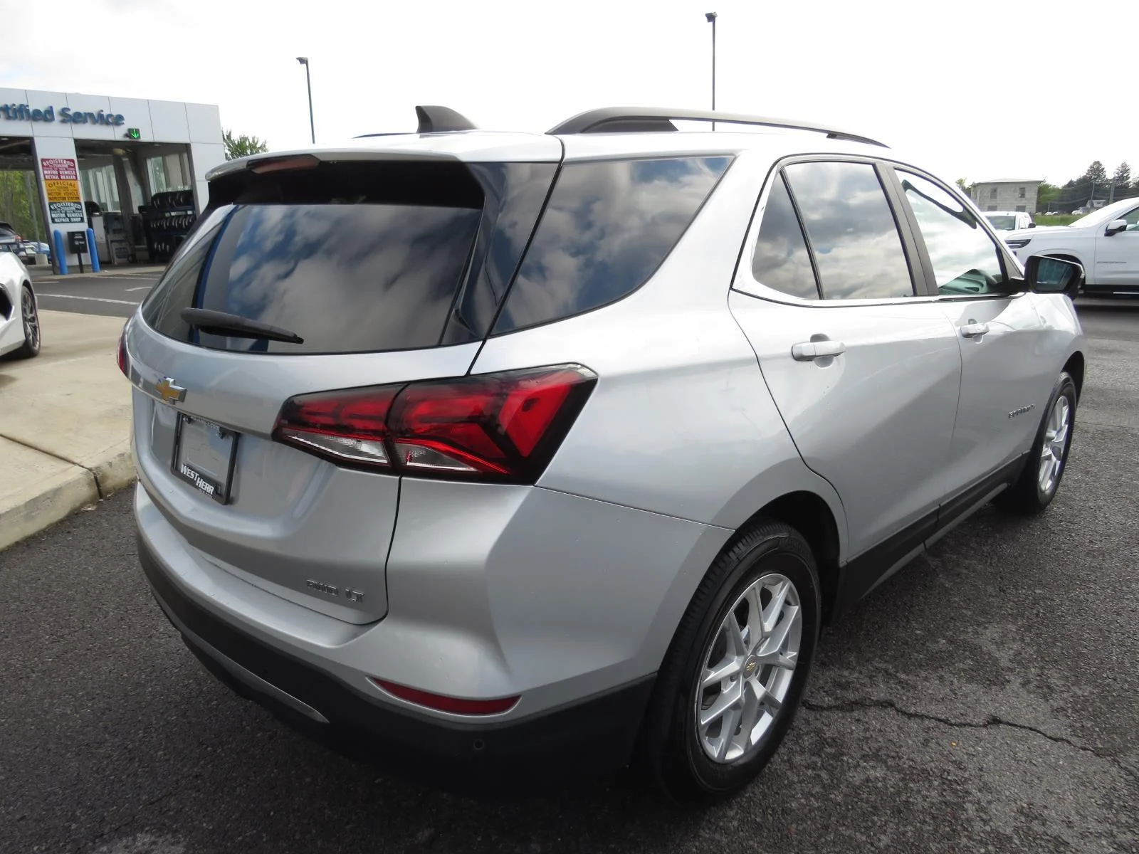 Used 2022 Silver Ice Metallic Chevrolet LT image 6
