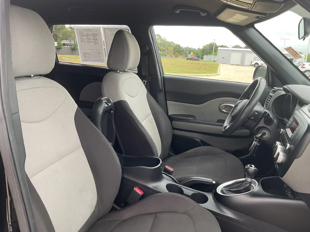 Used 2016 Black Kia Base image 18