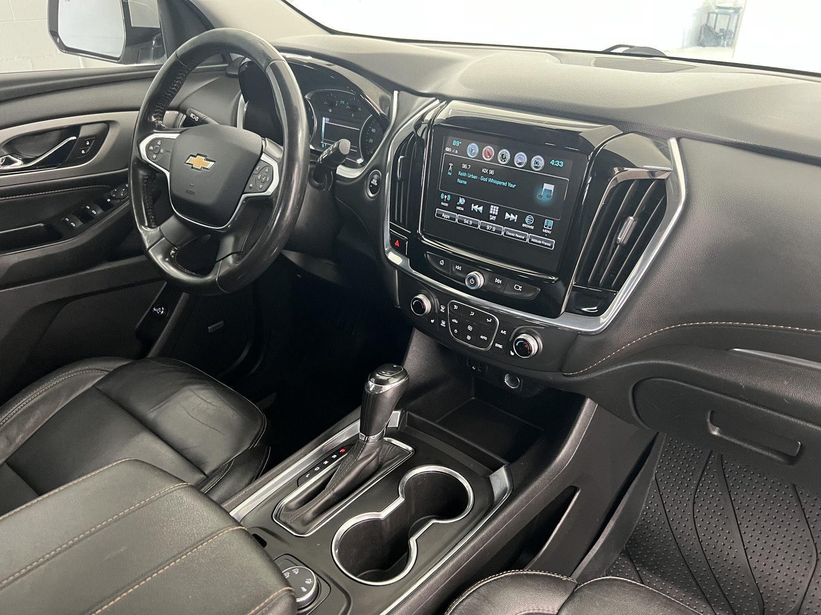 Used 2019 Summit White Chevrolet RS image 30