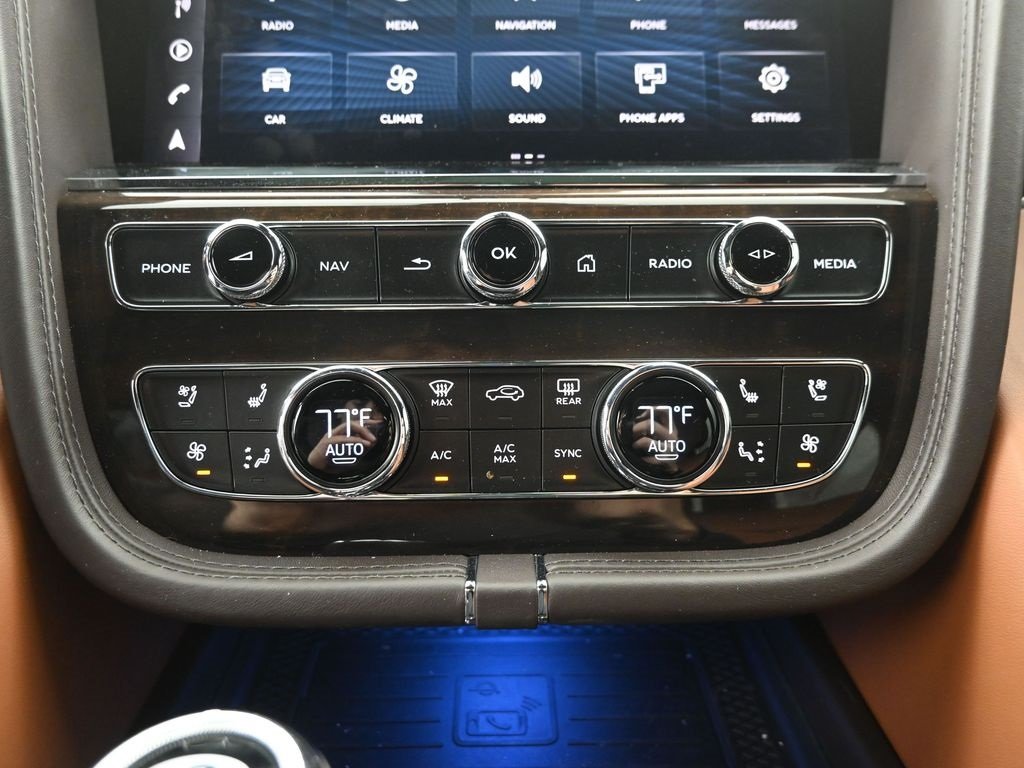 2021 BENTLEY BENTAYGA - Image 13