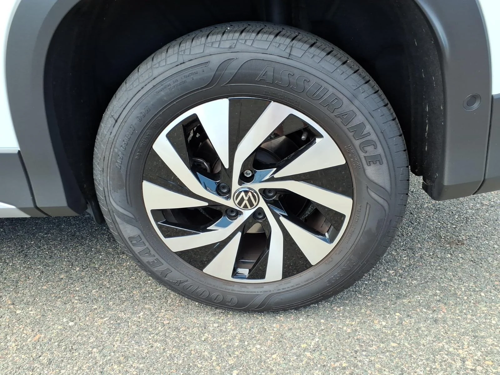 Certified Used 2025 Pure White Volkswagen S image 9