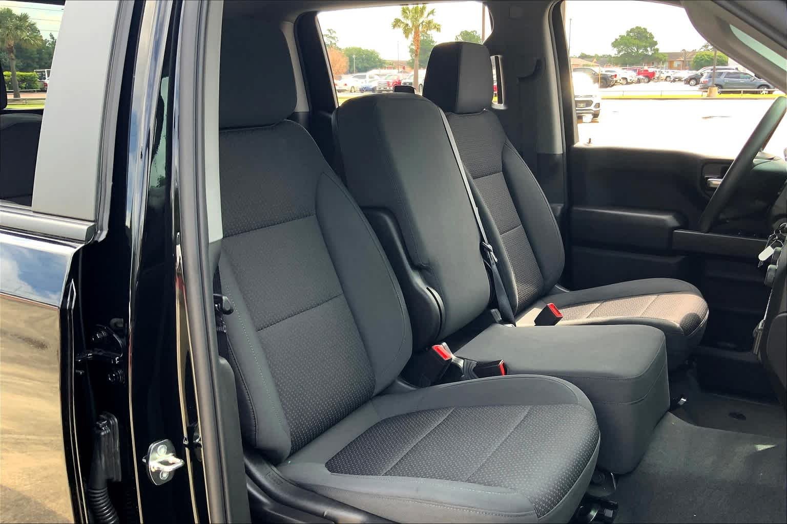 Used 2021 Black Chevrolet Custom image 9