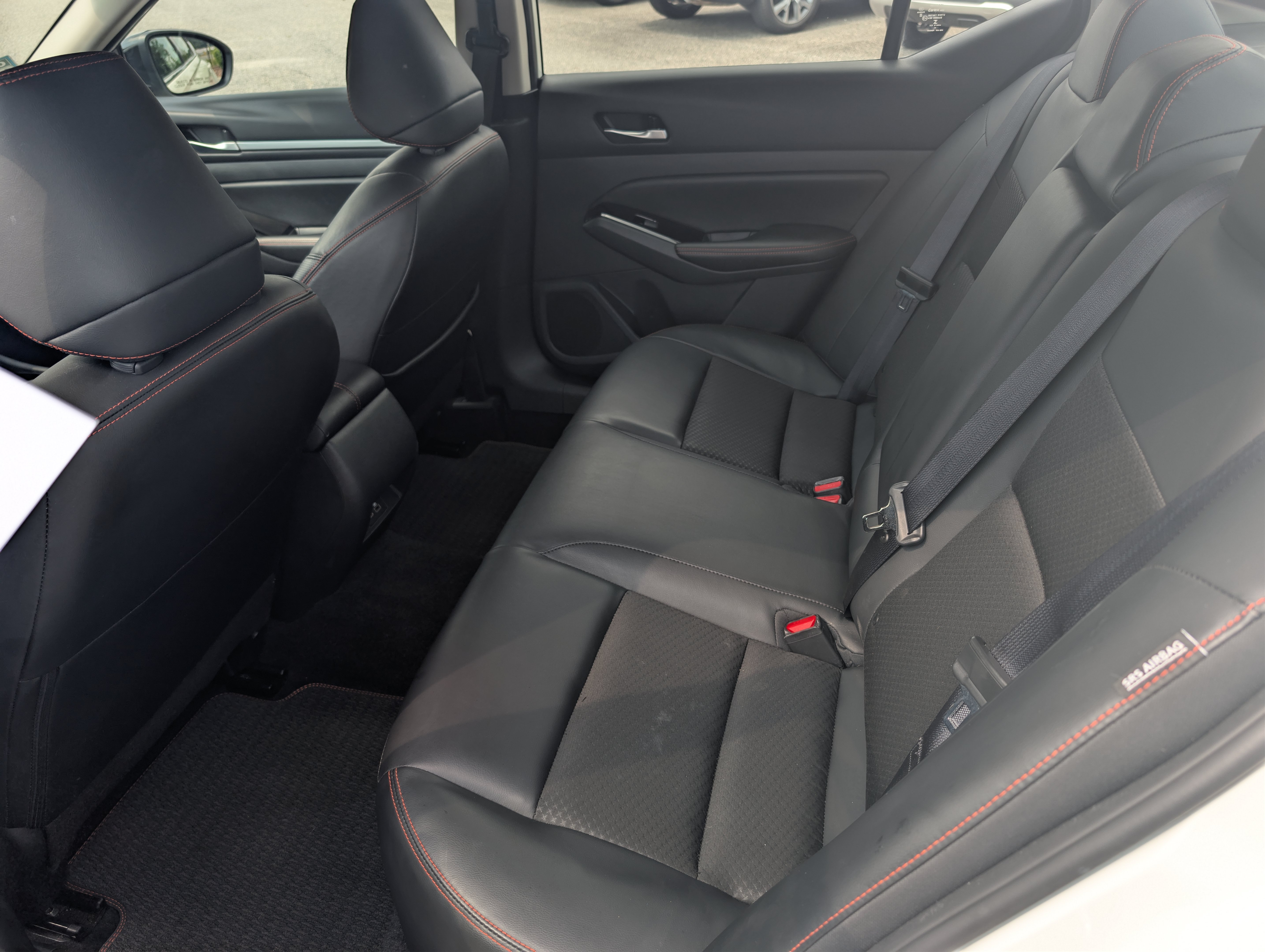 Used 2025 Pearl White Tricoat Nissan SR image 11