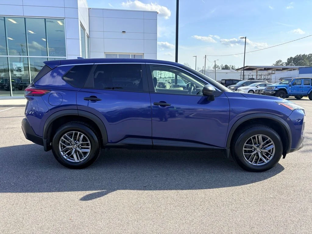 Used 2021 Blue Nissan S image 2