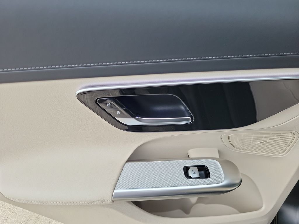 New 2027 MANUFAKTUR exclusive graphite grey magno Mercedes-Benz GLC 300 image 15