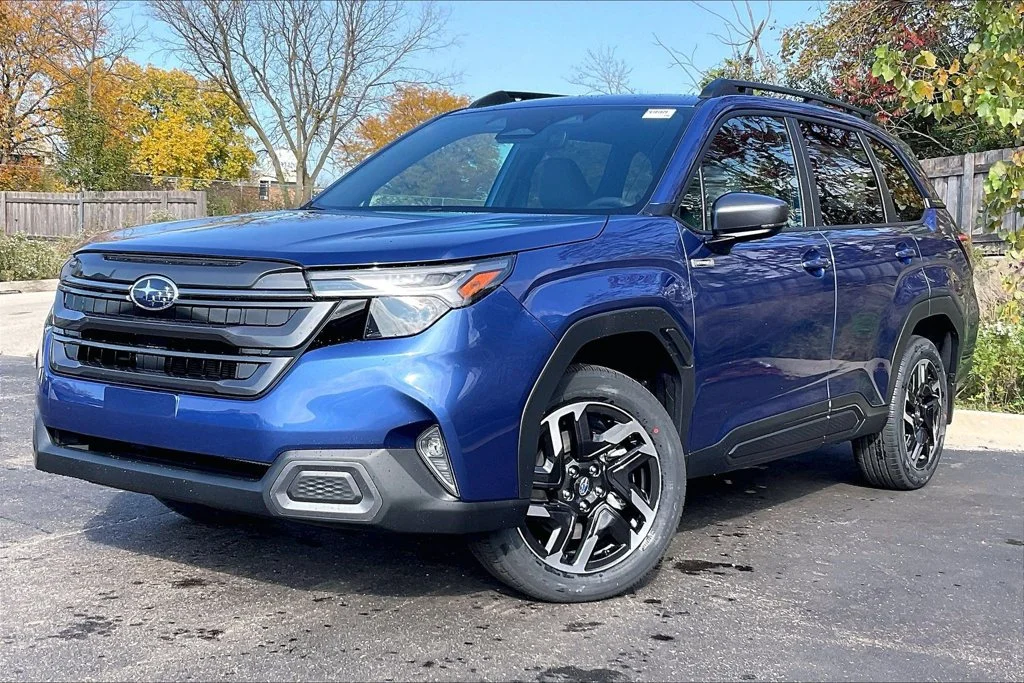 New 2026 DAYBREAK BLUE PEARL Subaru Limited Hybrid image 2