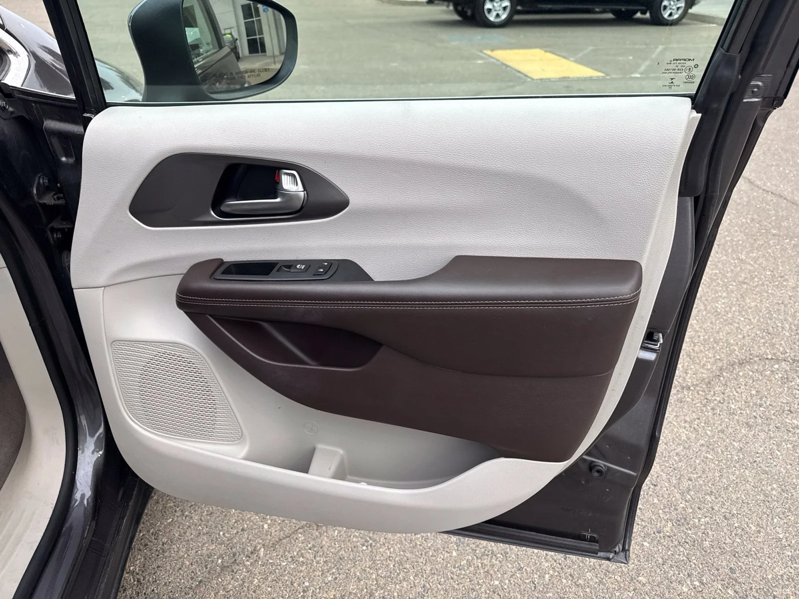 Used 2021 Gray Chrysler LX image 14