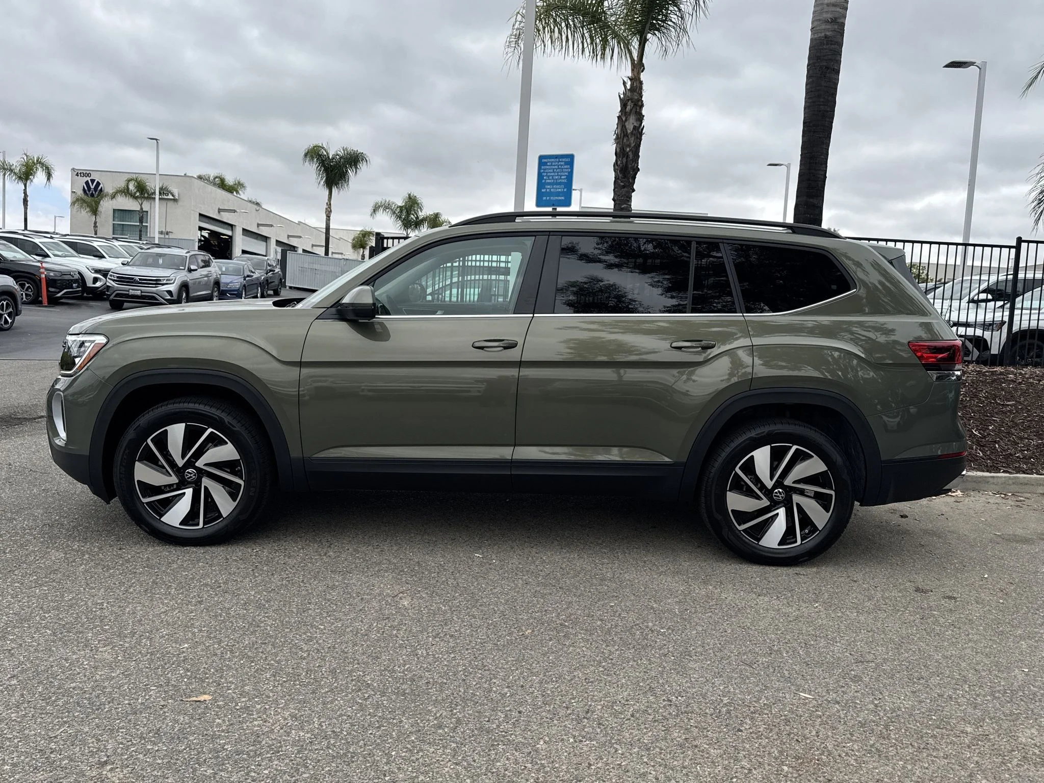 New 2026 Avocado Green Pearl Volkswagen 2.0T SE w/Technology image 5