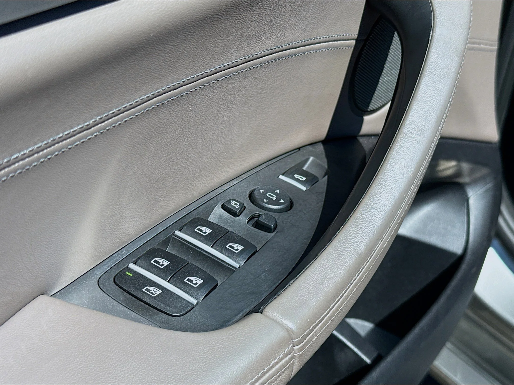 Used 2021 Donington Grey Metallic BMW Executive image 23