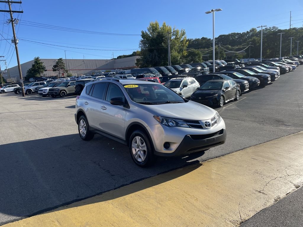 Used 2015 Silver Toyota LE image 6