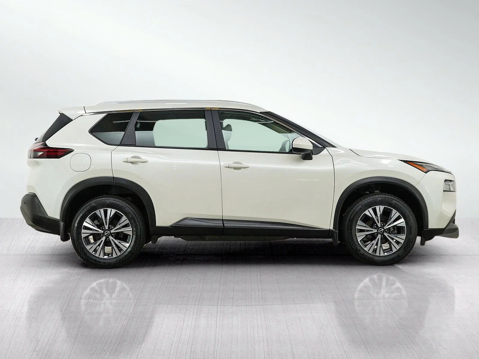 Used 2023 Pearl White Tricoat Nissan SV image 6