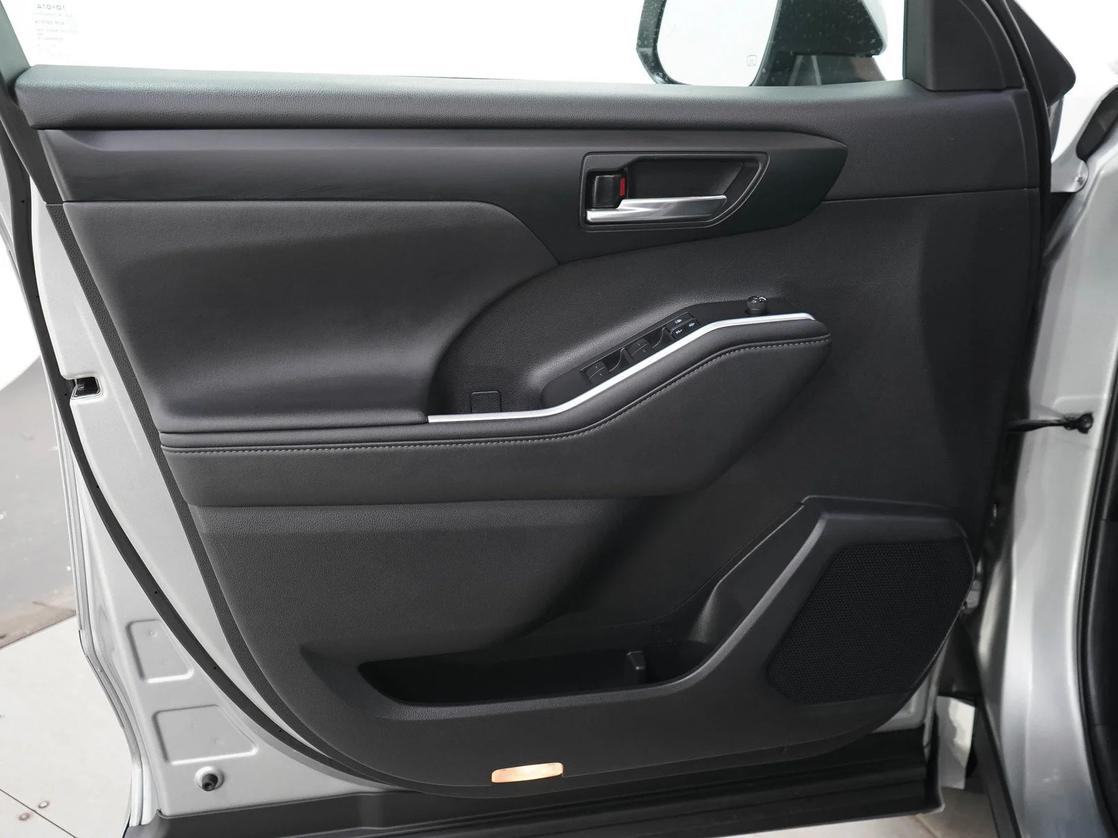 Used 2021 Celestial Silver Metallic Toyota XLE image 22