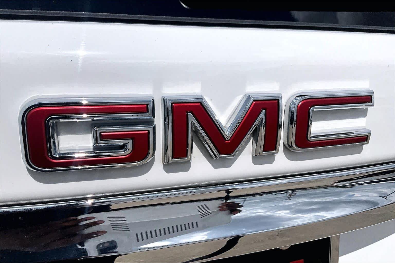 Certified Used 2024 Summit White GMC SLE image 30