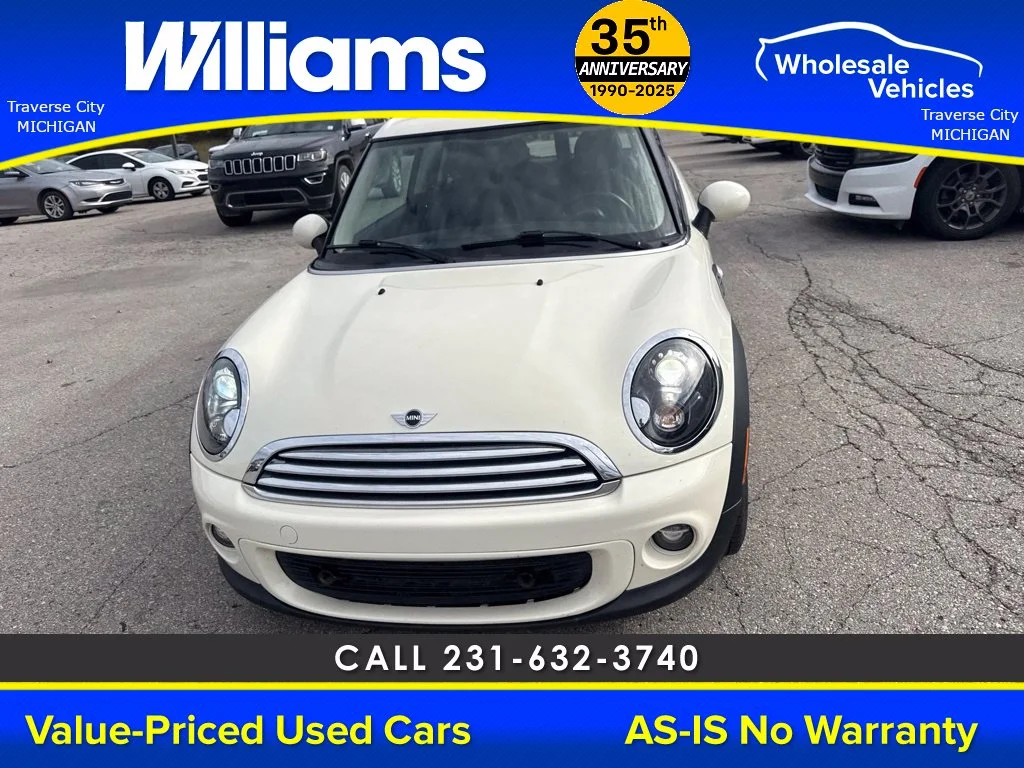 Used 2013 Pepper White MINI Clubman image 5