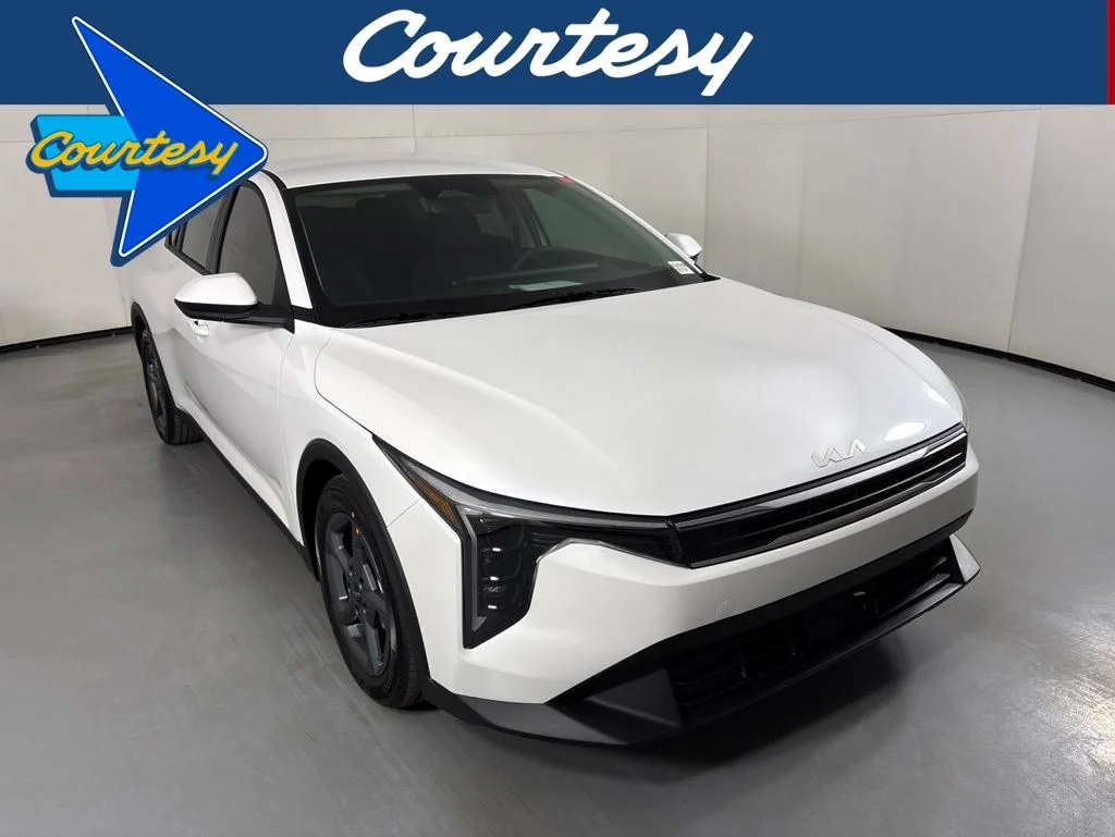 2026 Kia K4 LXS AT's photo